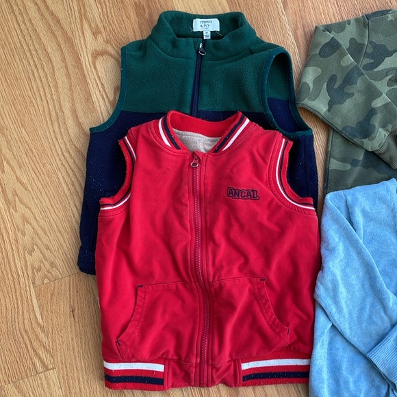 Bundle of 3-4T clothes - Picture 2 of 10